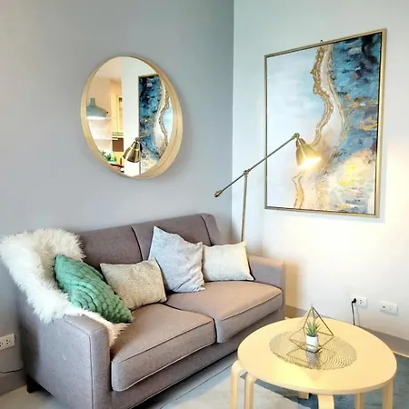Cozy Cradle Bgc Aparthotel